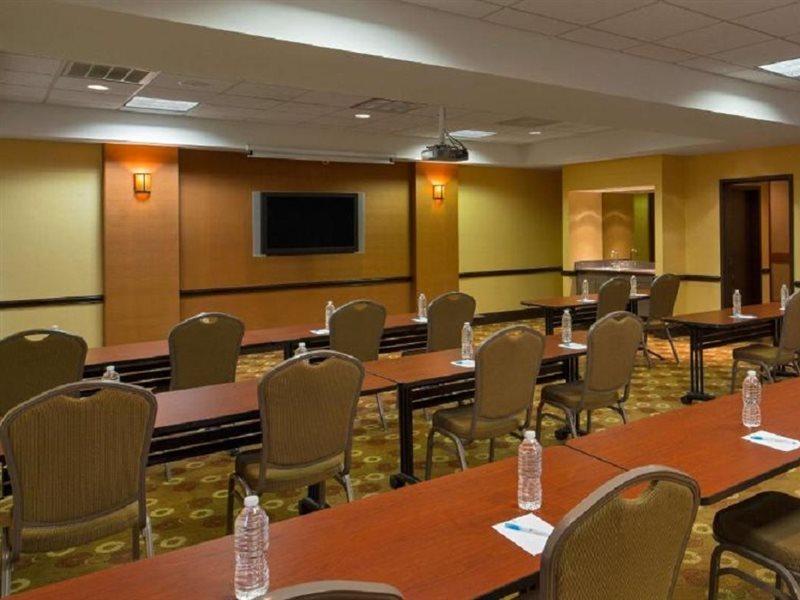 ไฮแอท เพลซ อินเดียนาโพลิส แอร์พอร์ต Hotel ภายนอก รูปภาพ