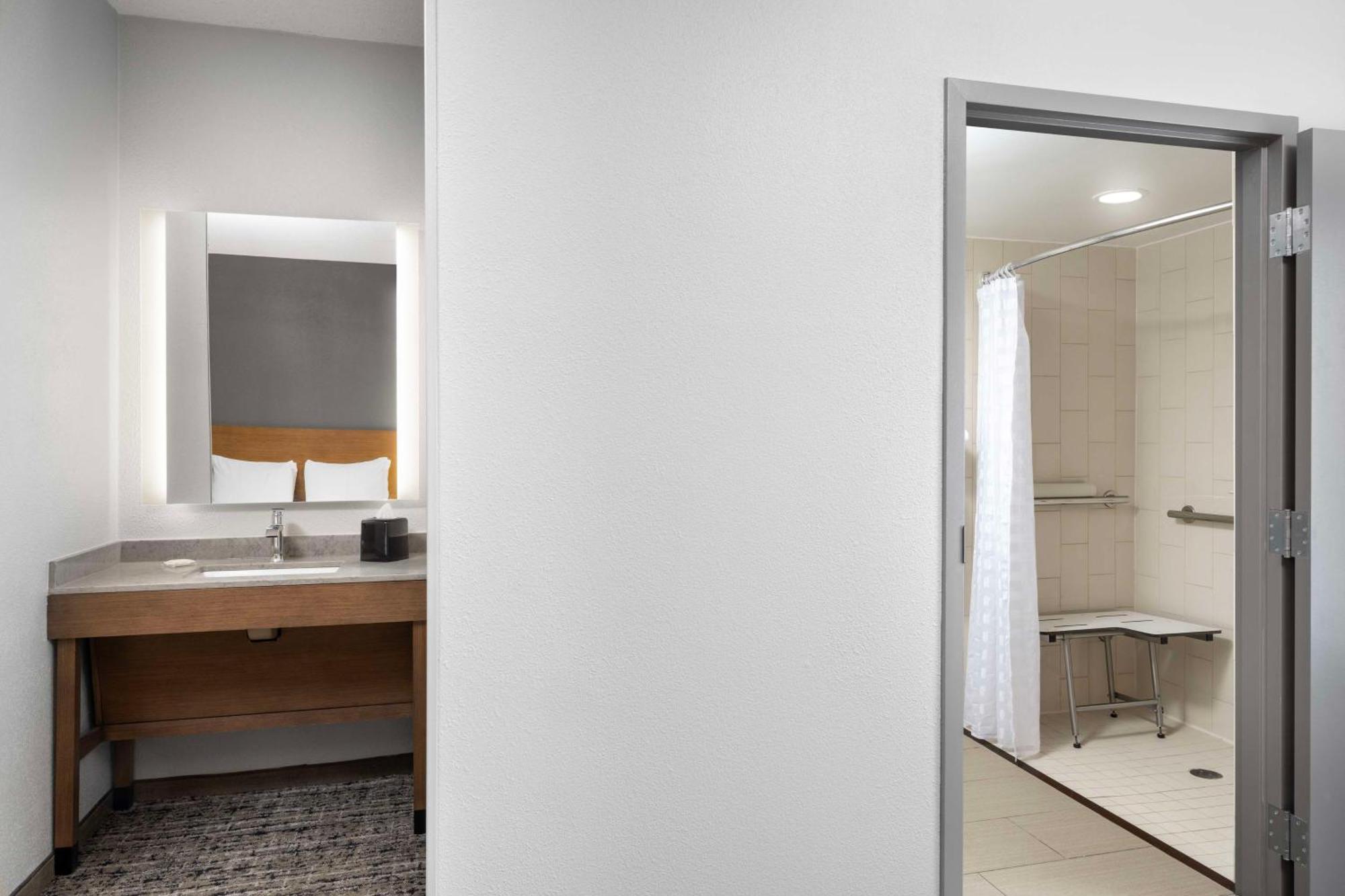 ไฮแอท เพลซ อินเดียนาโพลิส แอร์พอร์ต Hotel ภายนอก รูปภาพ
